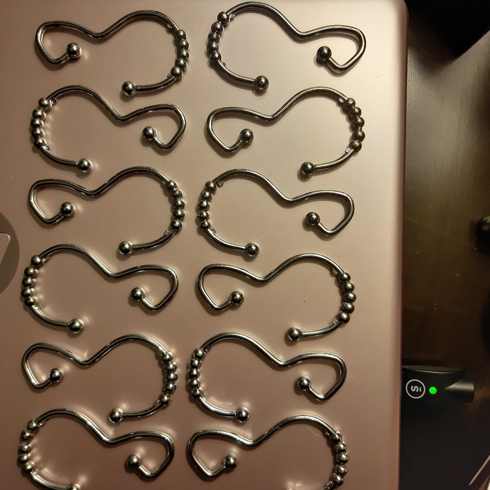 HEAVY DUTY SHOWER CURTAIN HOOKS SET OF 12           c